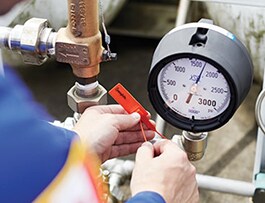 How can I tell if I have a broken pressure gauge?