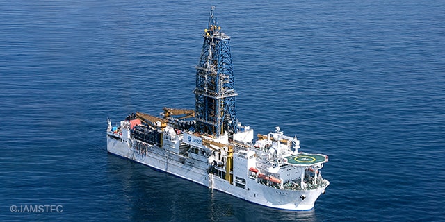 Forage offshore à bord du Chikyu