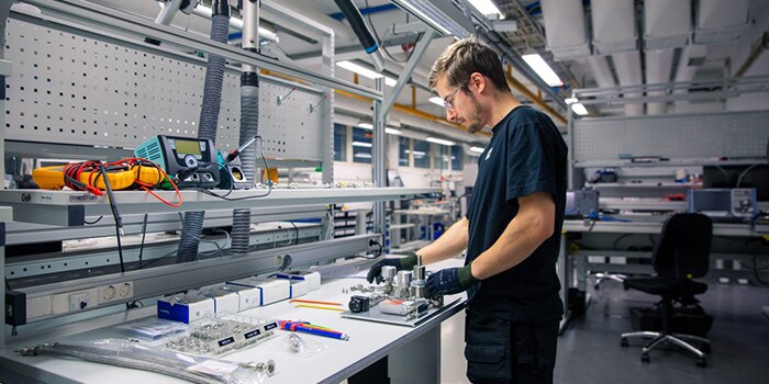 Vignette de la vidéo sur le fabricant de réfrigérateurs à dilution Bluefors