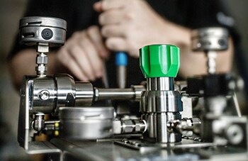 Así se ajustan los reguladores de contrapresión