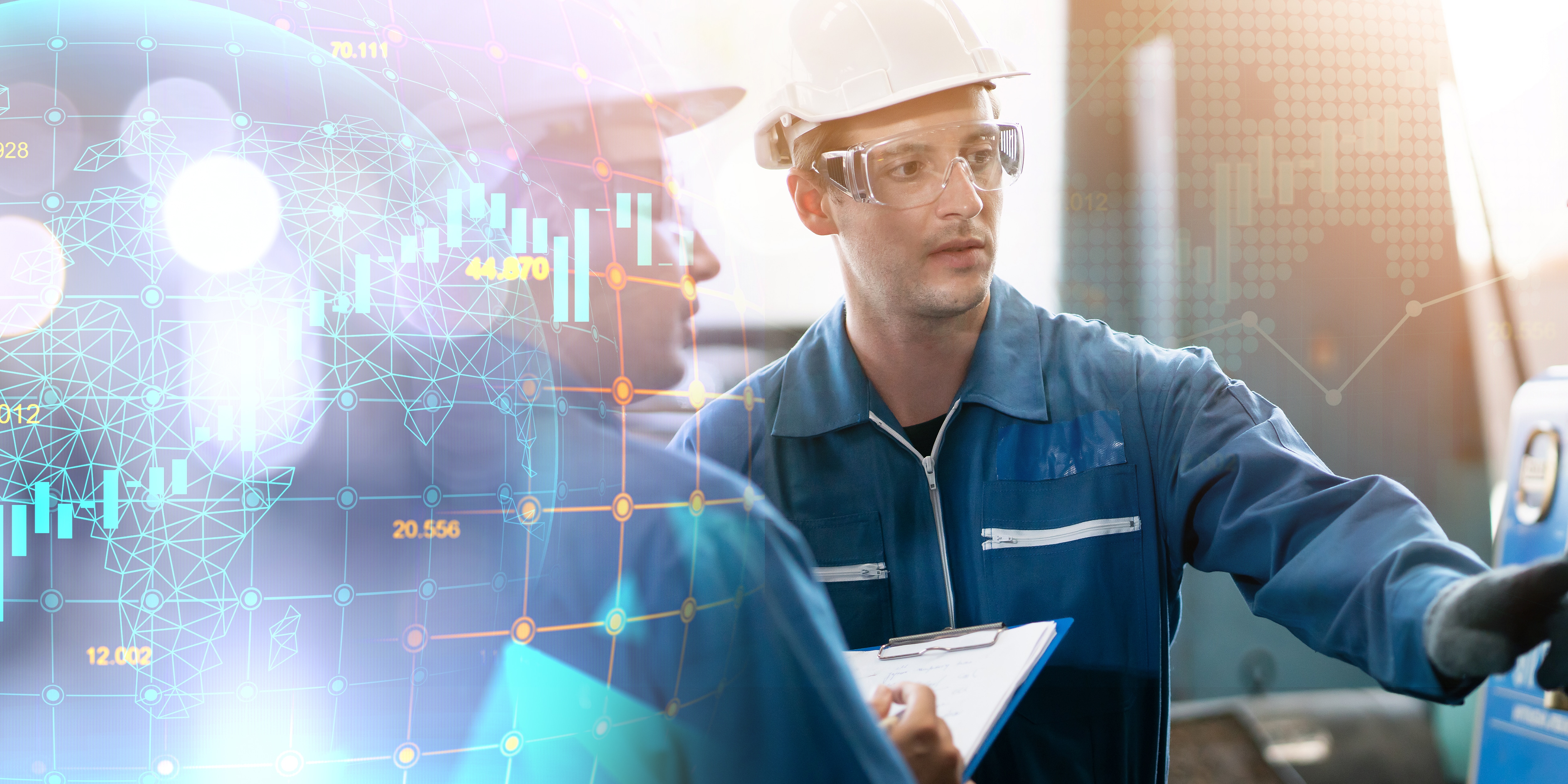 Manufacturing service. Мужчина инженер. Профессионал инженер. Инженер в гостинице. Заводской рабочий.