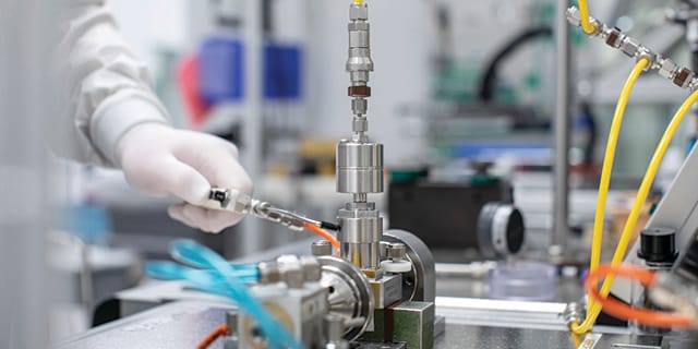 cleanroom assembly of an ALD20 UHP valve for semiconductor industry use