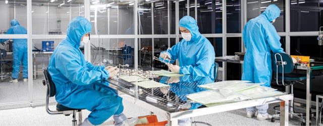 Atomic layer deposition equipment in a cleanroom