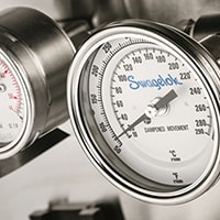 工業用蒸気システムの圧力計