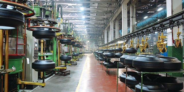 Fugas comunes de los sistemas de fluidos en las instalaciones de fabricación de neumáticos