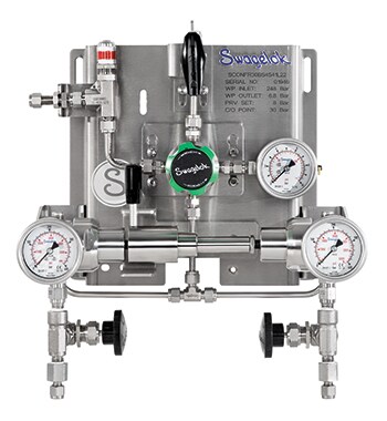 What types of pressure regulators are best for gas distribution systems?