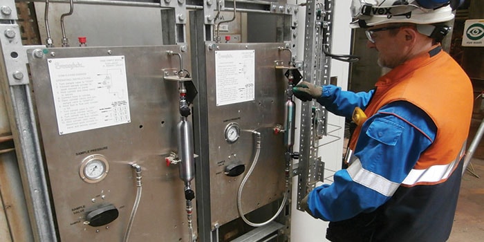 image of grab sample operator