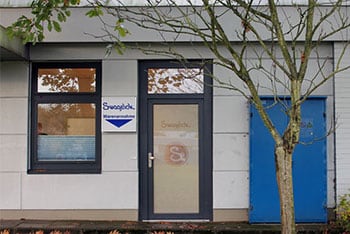 Eingangstür Verkaufsraum bei Swagelok Hamburg