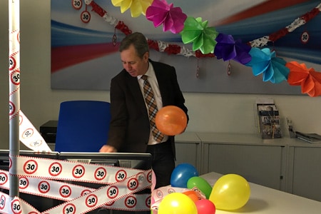 Dekoriertes Büro zum Arbeitsjubiläum