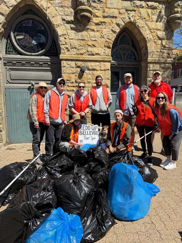 Redd Up Bellevue volunteer clean up group photo