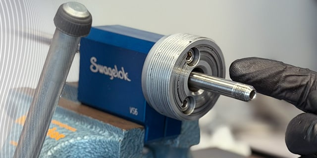 Showing a Swagelok cone and thread tubing