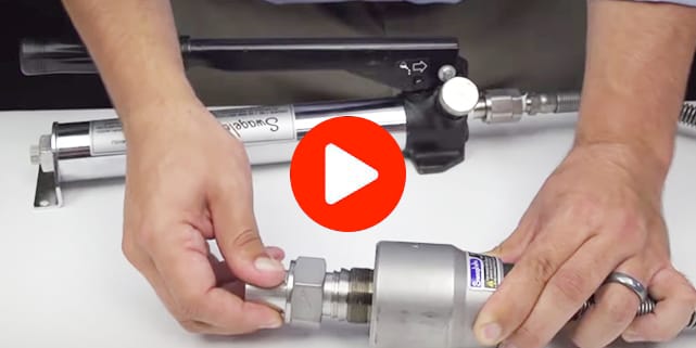 Video: Wie Sie ein hydraulisches Vormontagegerät mit austauschbaren Köpfen verwenden