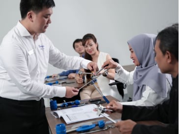 Installation training for the semiconductor industry